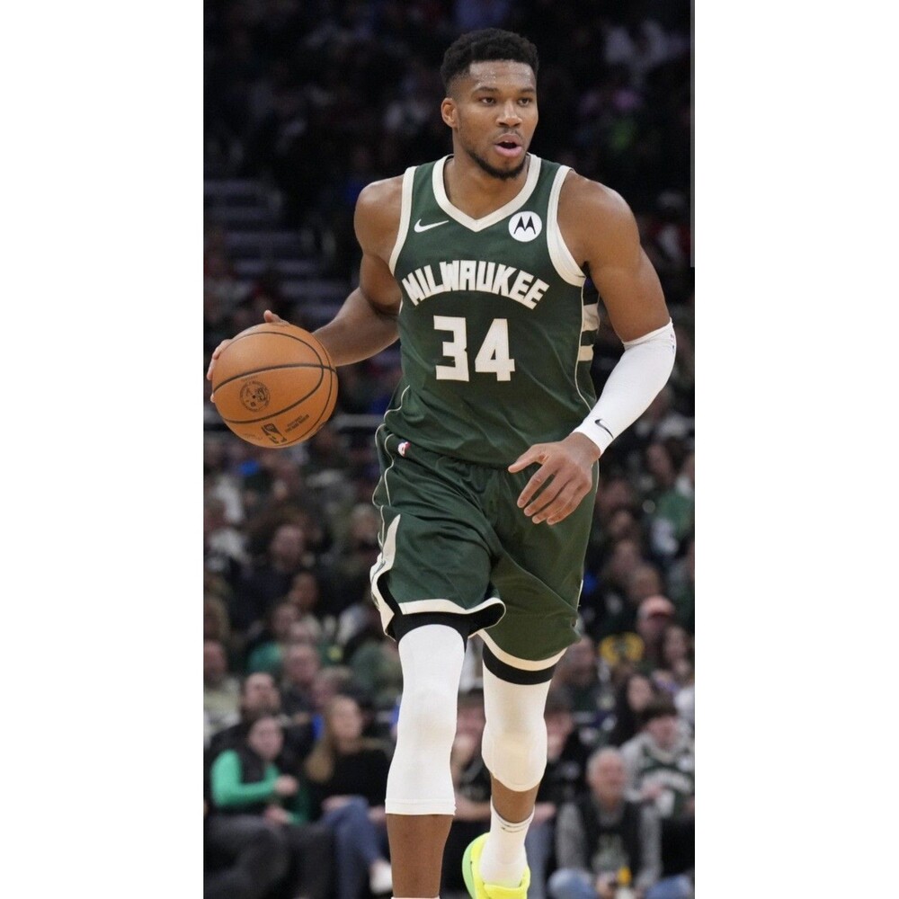 Giannis Antetokounmpo (Nike)-(Bucks)-(Green)-(Jersey)-(New Cond.)-(Size:XL)-$95 - Picture 12 of 12